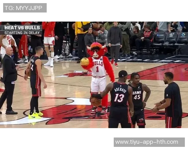 希罗与公牛吉祥物半场对决公牛一击命中让希罗瞬间退缩