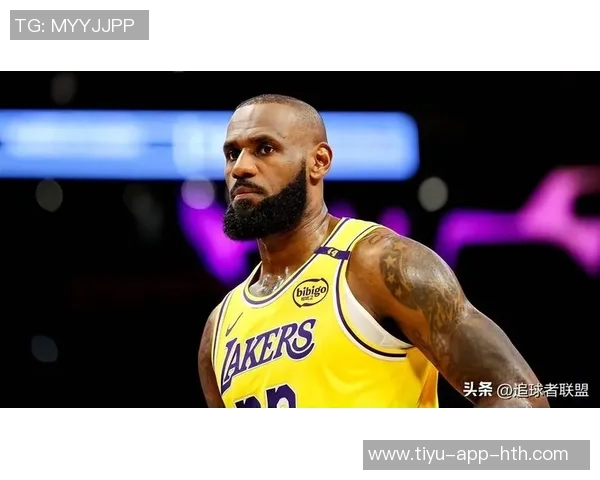 詹姆斯赛后采访时佩戴骑士冠军戒指展现永恒荣耀与不屈精神